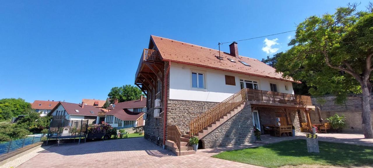 Jazmin Apartman Tihany Luaran gambar